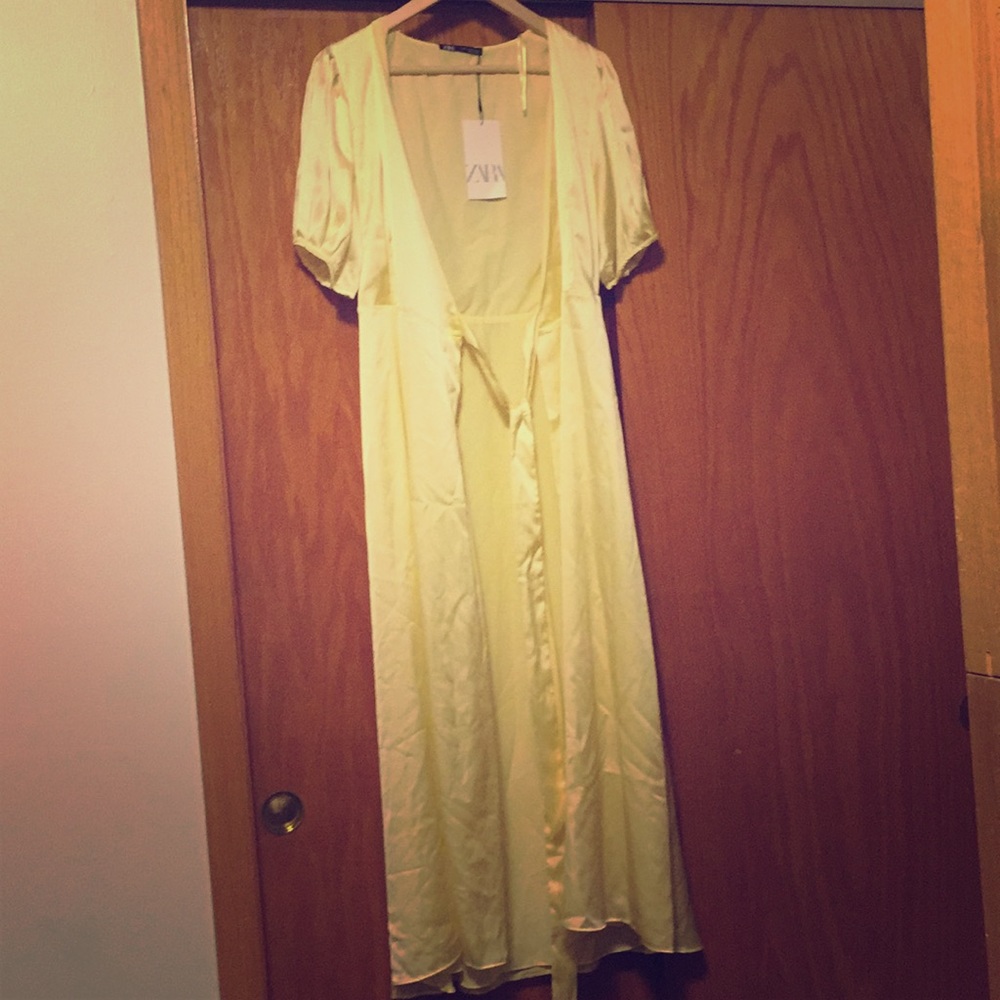 Zara yellow satin maxi dress, new with tags